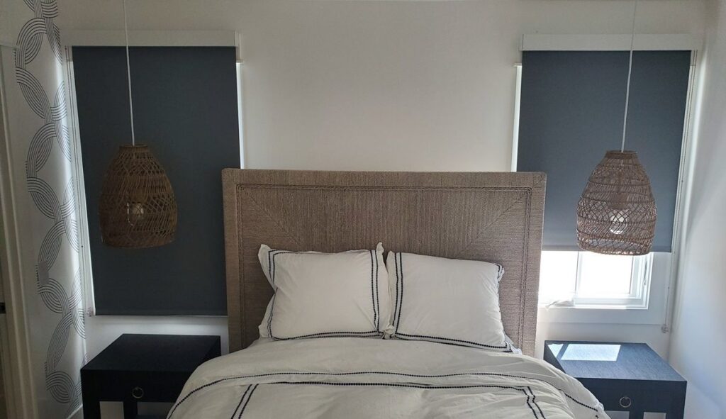 hunterdouglas-blackout-rollershades-bedroom-fashioninteriors-2024-1920w
