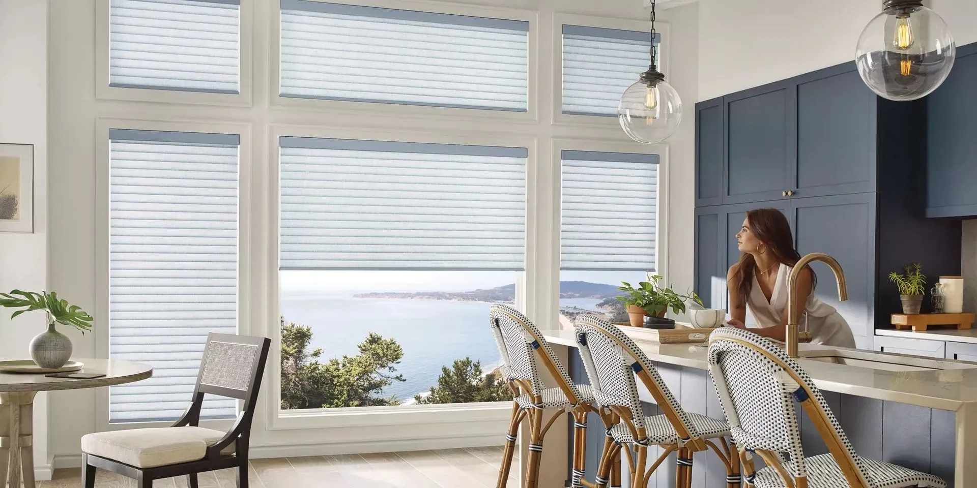 Hunterdouglas Custom Rollershades Sonnette Kitchen Woman Model Fashioninteriors 2025