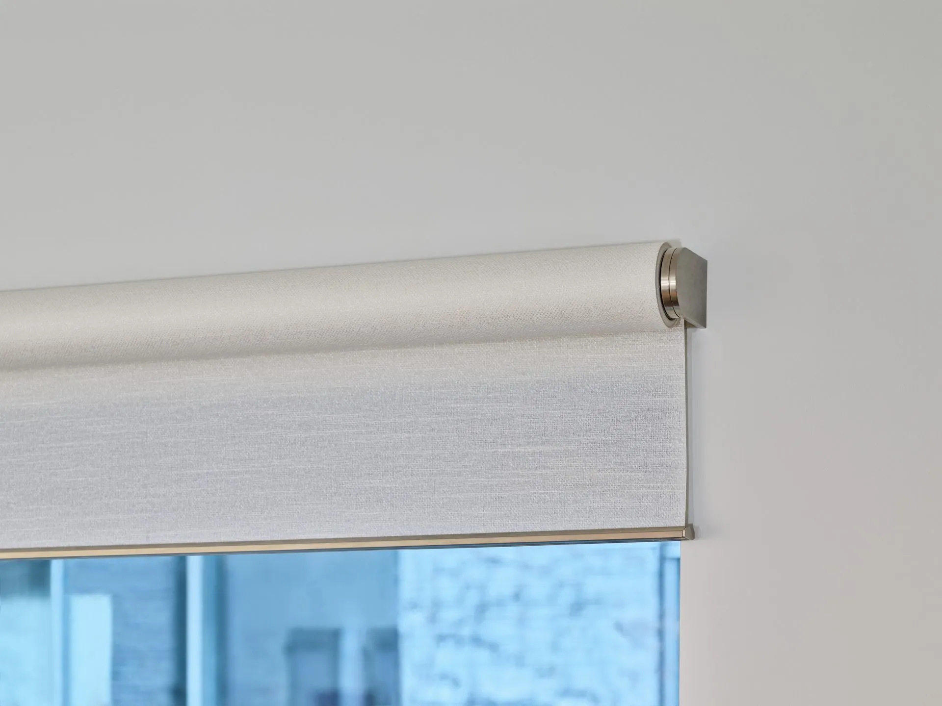 Lutron Palladiom Roller Shade Privacy Sheers Gray Exposed Headrail Fashioninteriors 2024