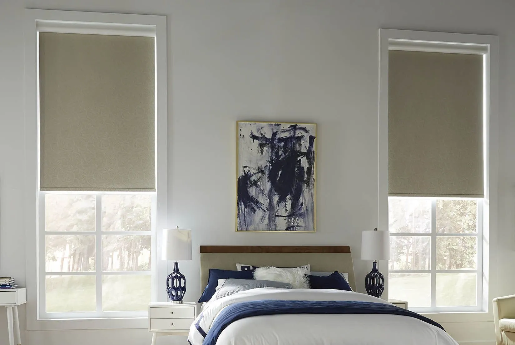 Lutron Sivoia Qs Rollershade Fashioninteriors Blackout Beigh Bedroom