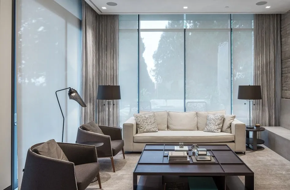 Lutron Sivoia Qs Rollershade Fashioninteriors Sheer White Pocket Livingroom