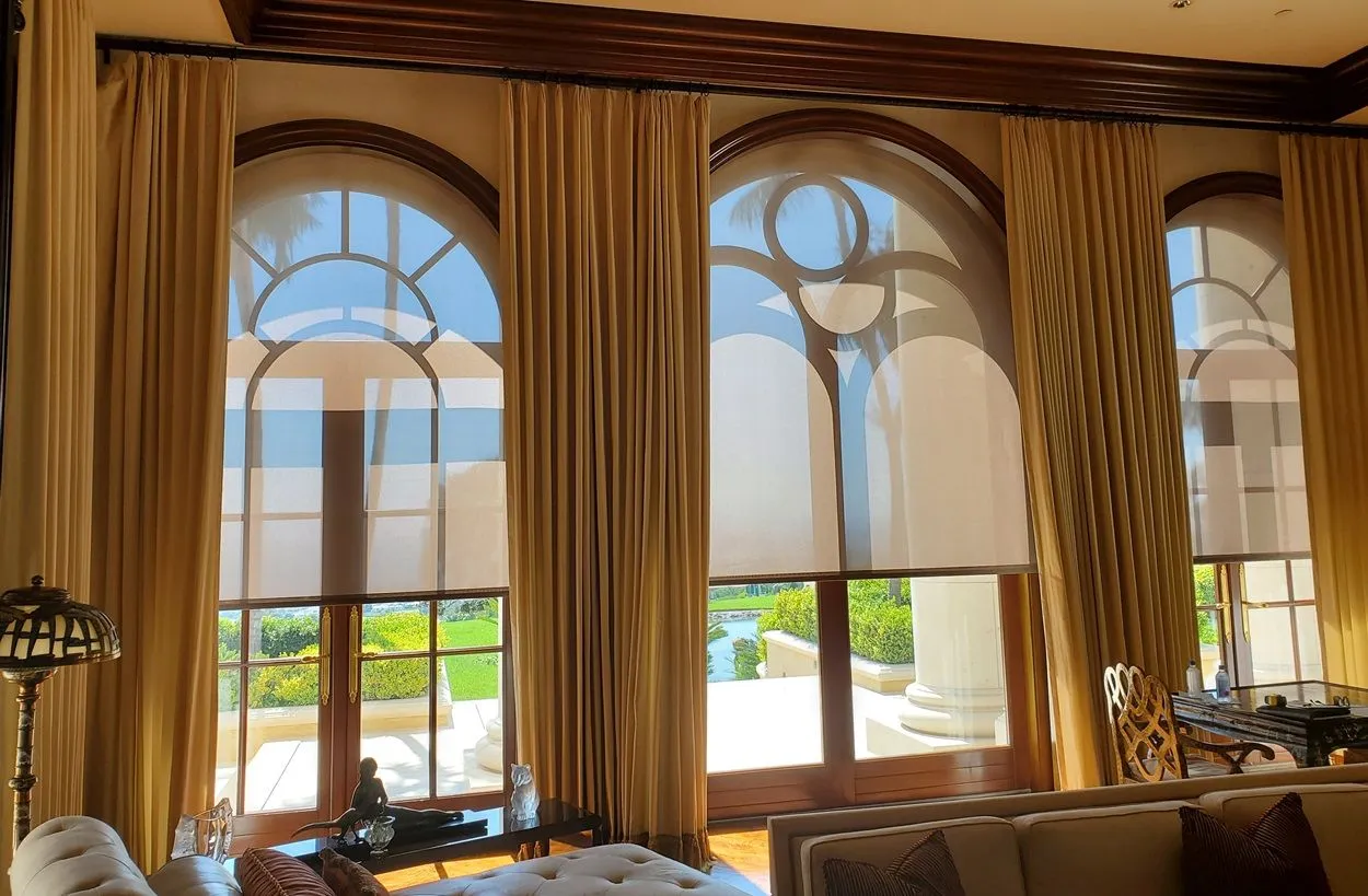 custom-commercial-curtains-modern-luxury-restaurant-fashioninteriors-2024-1920w