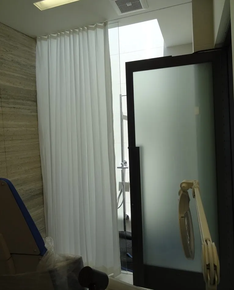 custom-commercial-curtains-modern-white-dentistry-fashioninteriors-2024-1920w