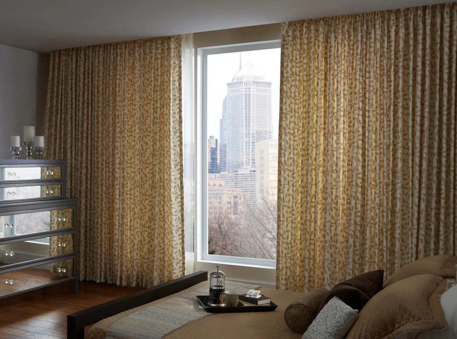 Drapery Track Bedroom Yellow Lutron