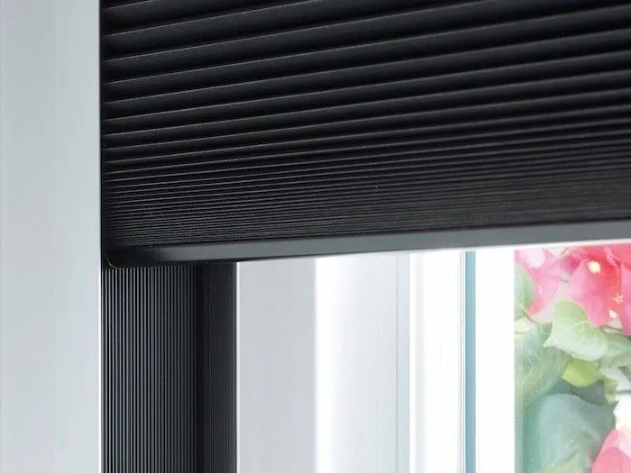 Hunterdouglas Duette Honeycomb Cellularshades Lightlock Sidechannel Closeup Fashioninteriors 2024