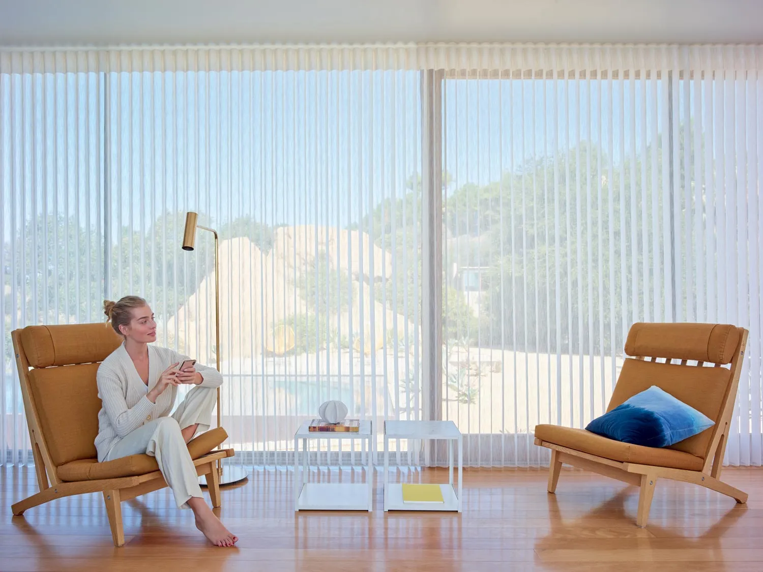Hunterdouglas Luminette Privacy Sheershades Verticalshades Largewindows Modern Model Fashioninteriors 2022