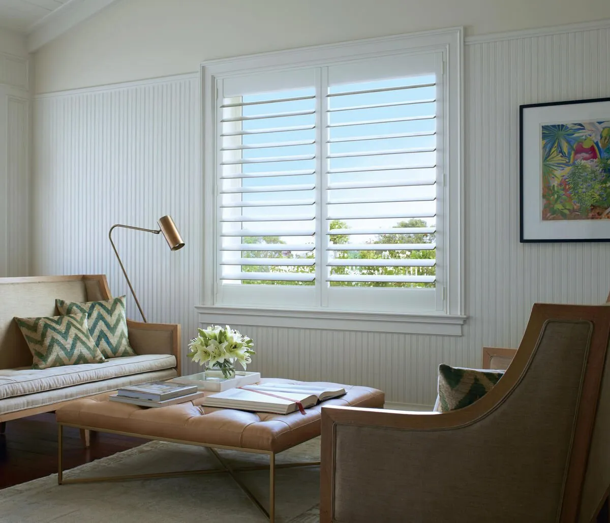 Hunterdouglas Newstyle Hybridshutters Hybridtruewhite Midcenturymodern Livingroom Fashioninteriors 2020