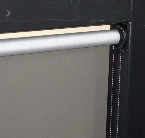 Manual – Visible Roller, Brackets And Operators.