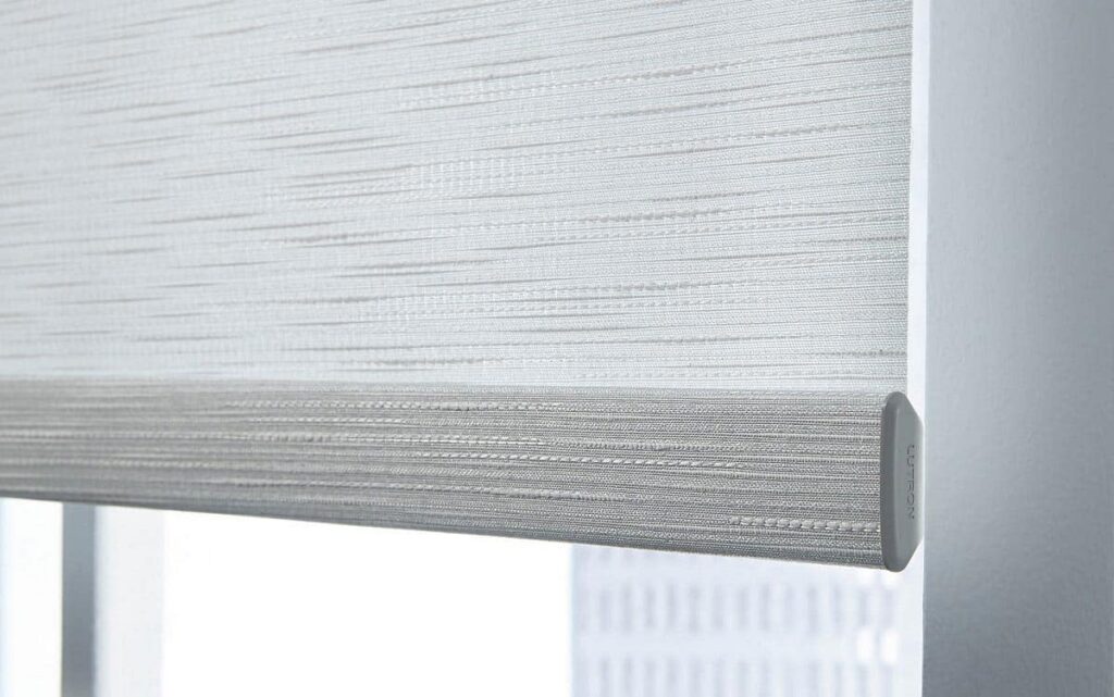Lutron Palladiom Shades Closeup Fabricwrapped Bottombar Rail Fashioninteriors 2020 Lg