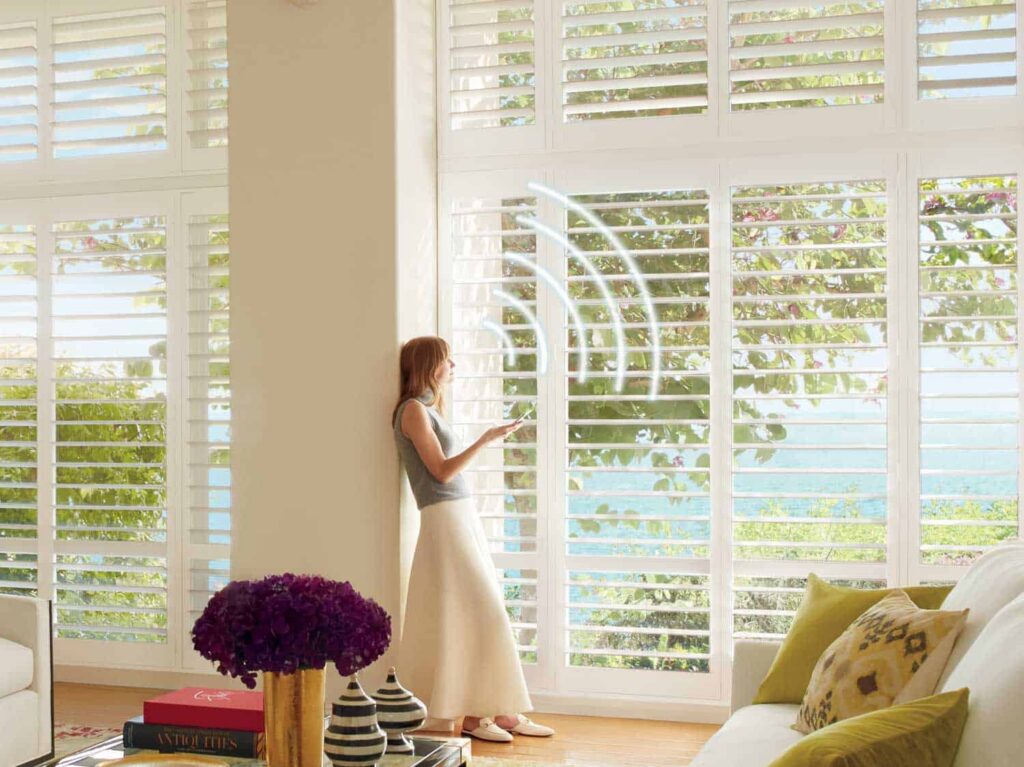 palmbeach polysatin shutters livingroom contemporary model hunterdouglas fashioninteriors 2018 lg 1920w