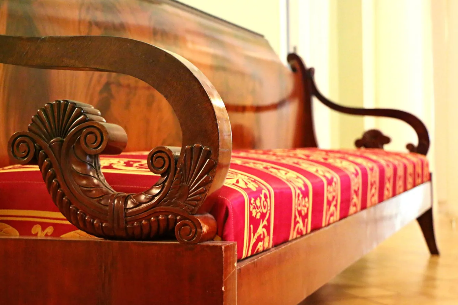 Reupholstery Wood Furniture